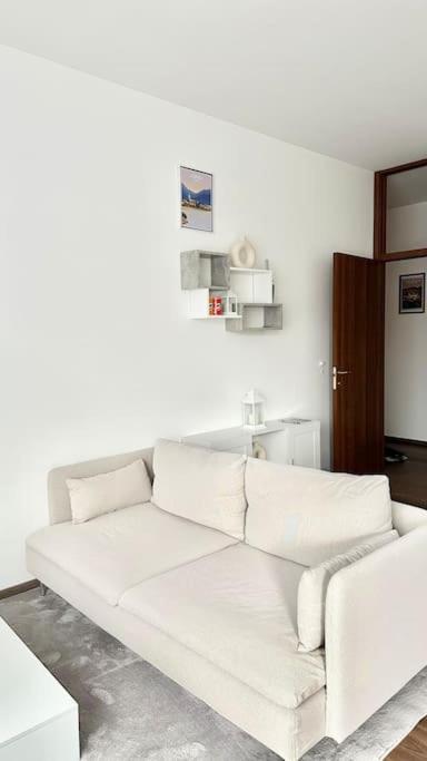 Luxury Apartment With View Комо Екстериор снимка