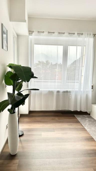 Luxury Apartment With View Комо Екстериор снимка