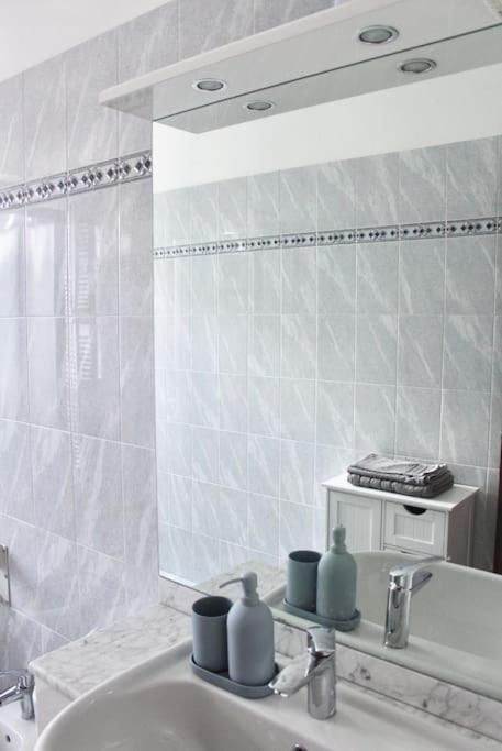 Luxury Apartment With View Комо Екстериор снимка