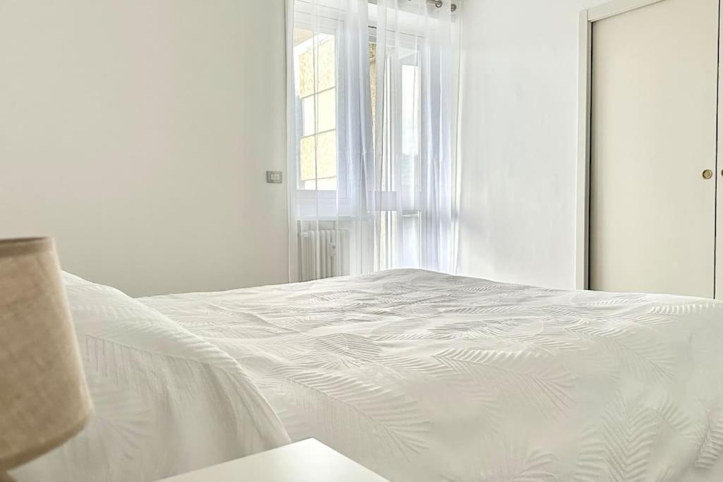 Luxury Apartment With View Комо Екстериор снимка